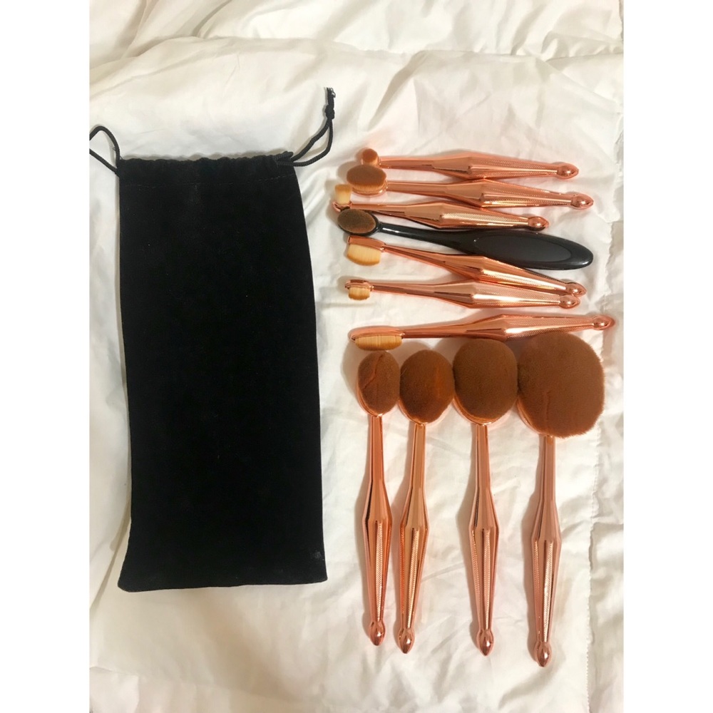 Set of 11 NEW Makeup Brushes